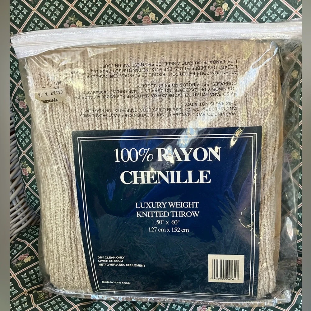 Knitted throw - Picture 1 of 2